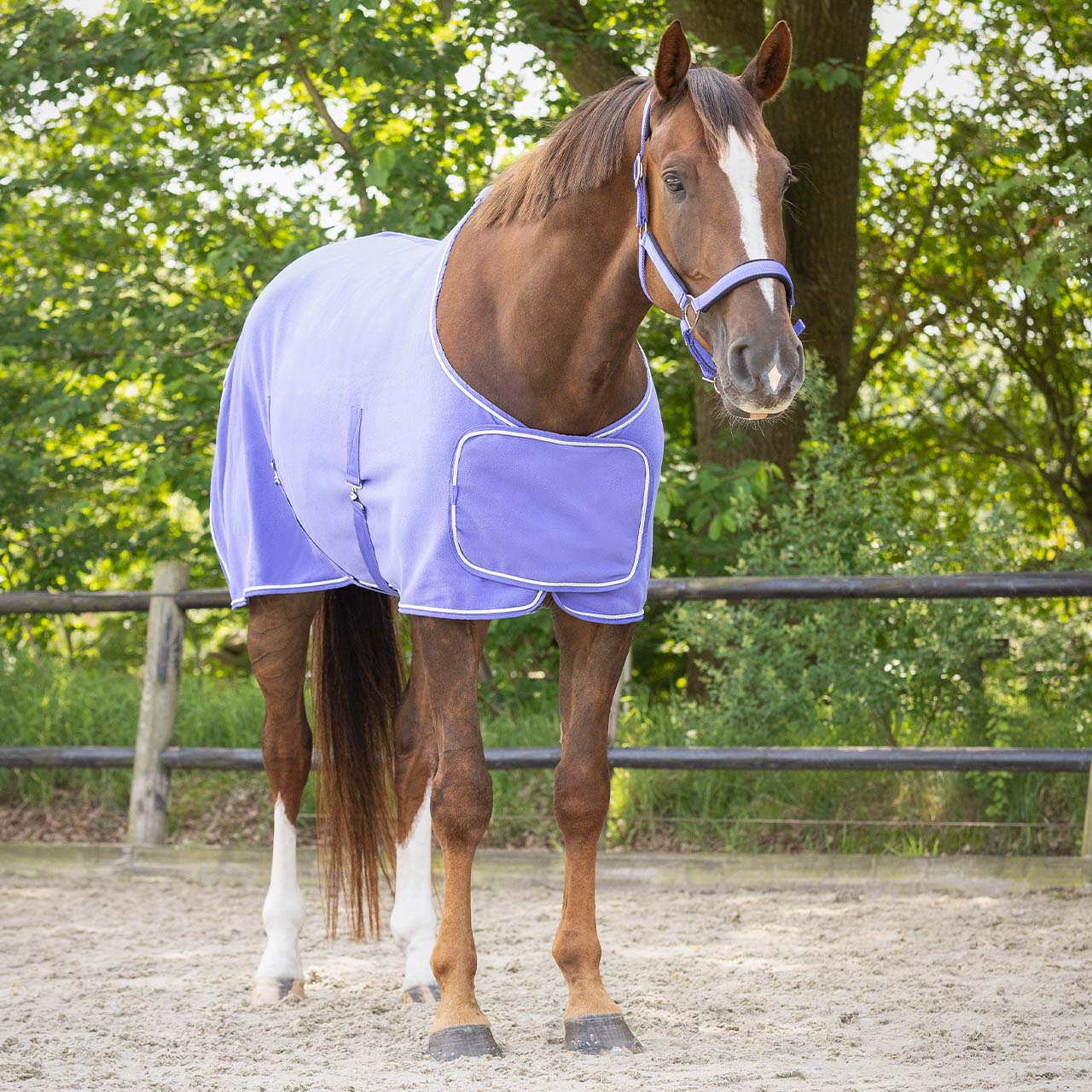 FLEECETÆPPE MED ORNAMENT - LILLA - Image 5